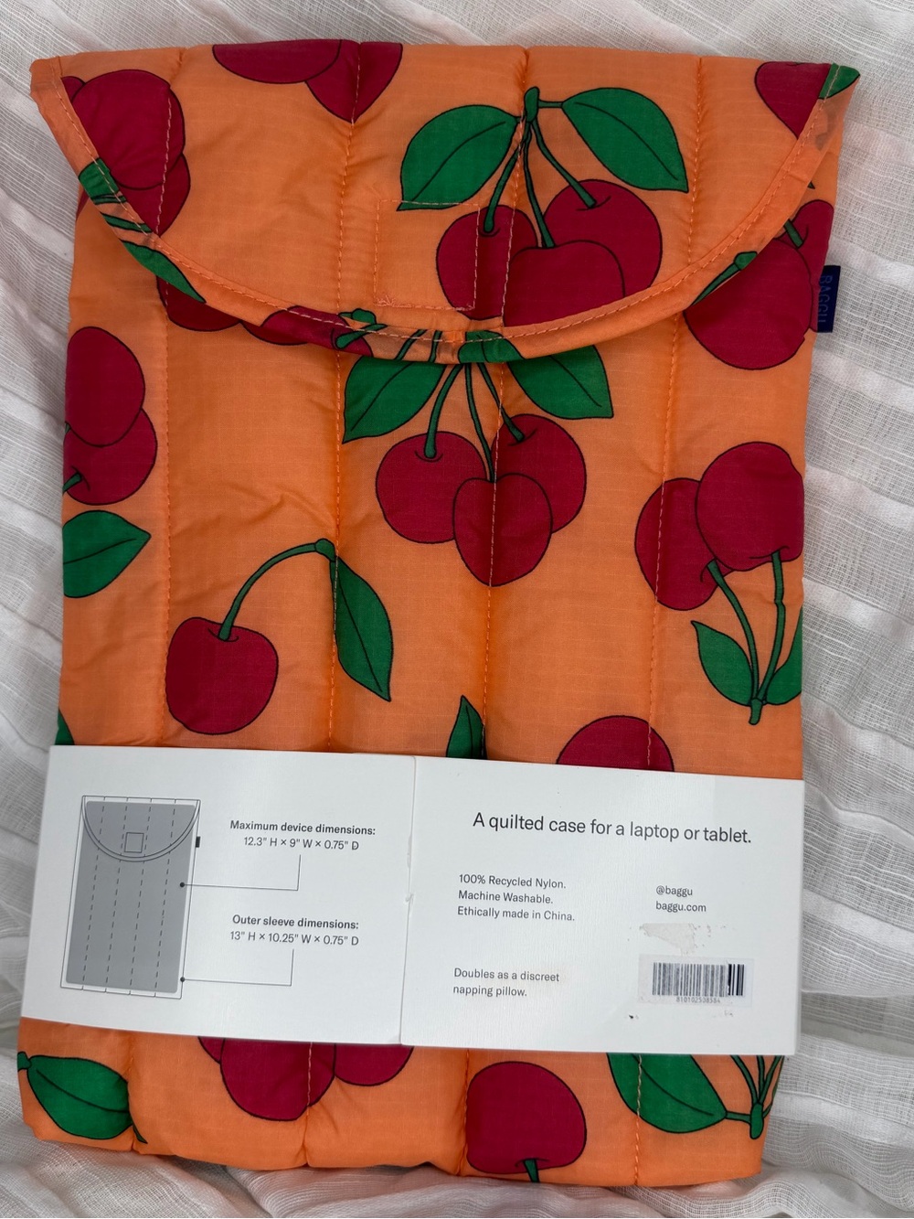 BAGGU NWT Cherry Puffy Laptop Sleeve 13/14 Peach Red Cherry Quilted Case - Picture 2 of 4